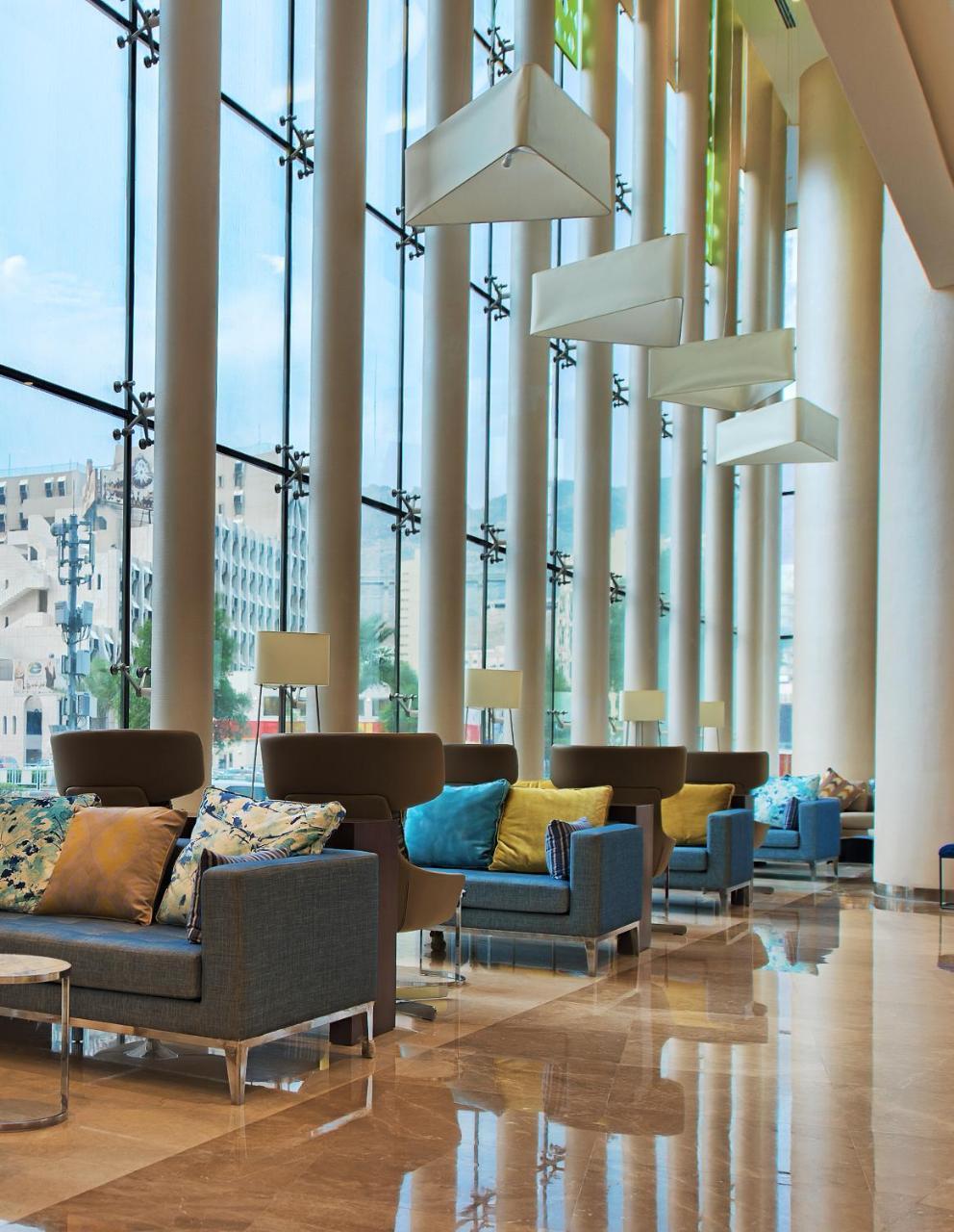 Holiday Suites Al Azizia La Mecque Extérieur photo The hotel lobby